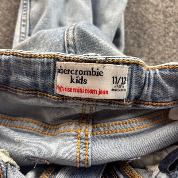 ABERCROMBIE KIDS Denim High Rise Mini Mom Jean Distressed size: 11/12 - Picture 4 of 7
